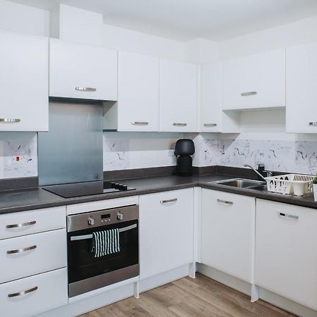 Deluxe 2 Bed Flat In Patchway Near Aztec West And Cribbs Causeway Bristol Lägenhet Exteriör bild