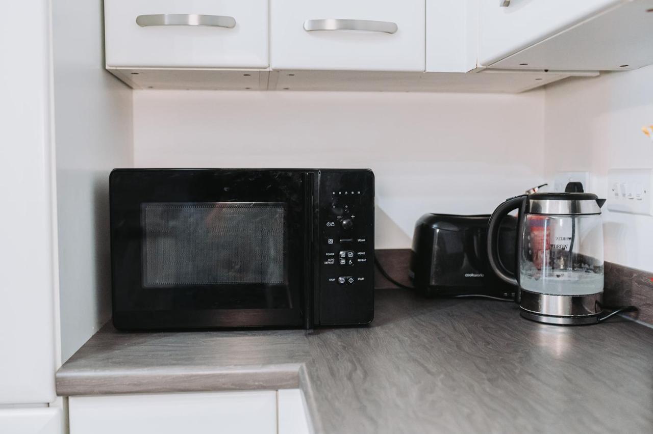 Deluxe 2 Bed Flat In Patchway Near Aztec West And Cribbs Causeway Bristol Lägenhet Exteriör bild