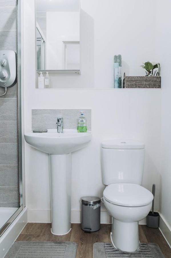 Deluxe 2 Bed Flat In Patchway Near Aztec West And Cribbs Causeway Bristol Lägenhet Exteriör bild